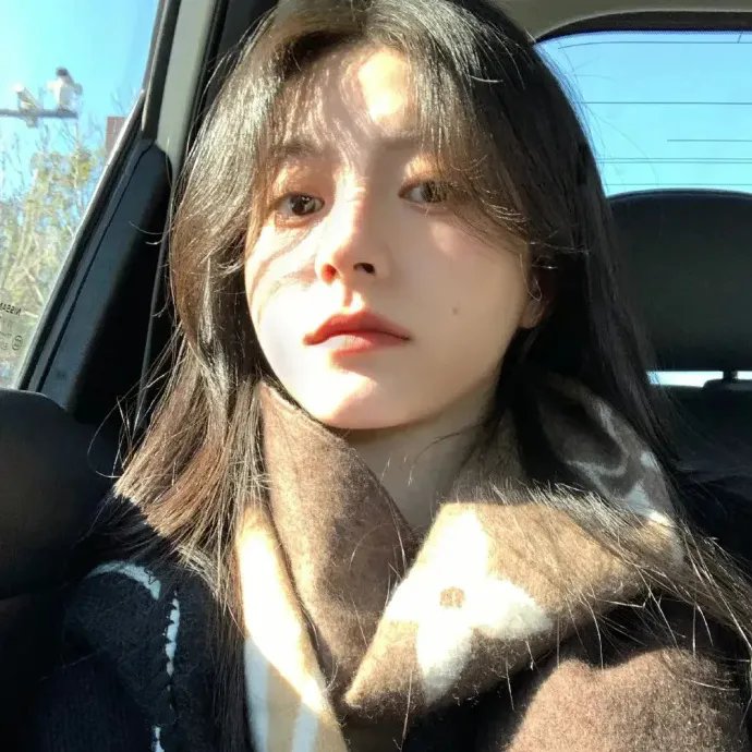 玛丽莲有深黑之眸
